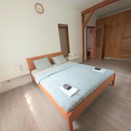 Apartmany Kocanda Jesenice  Zimmer foto